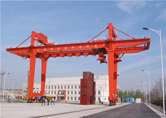 Het poort Op rails gemonteerde de Kraan Heftoestel van de Containerbrug voor ontlaadt/Stapel